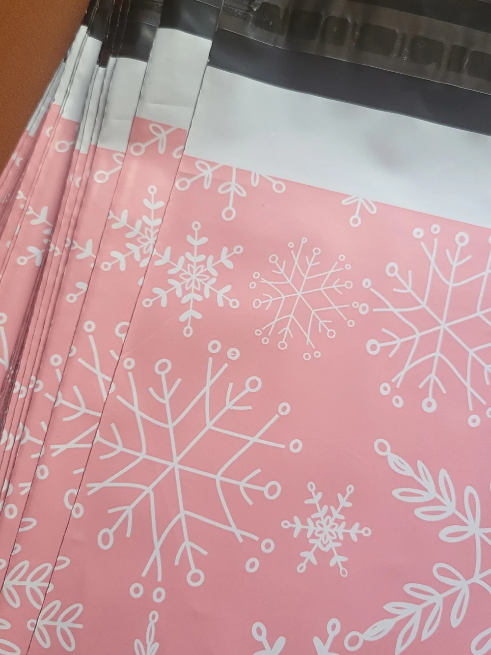 N/A festive pink